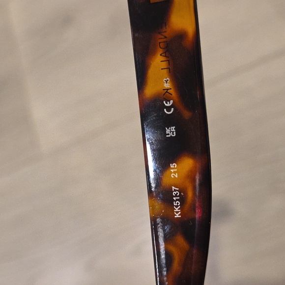 Kendall + Kylie Gemma Sunglasses - Picture 4 of 6